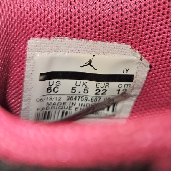Girls Nike Air Jordan Retro Shoes Sneakers 6C Pink - Picture 2 of 14